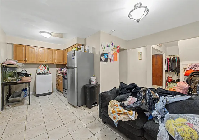 Listing Photo 5 - Condo for sale in building located at 1010 E 233rd St, Bronx, NY 10466