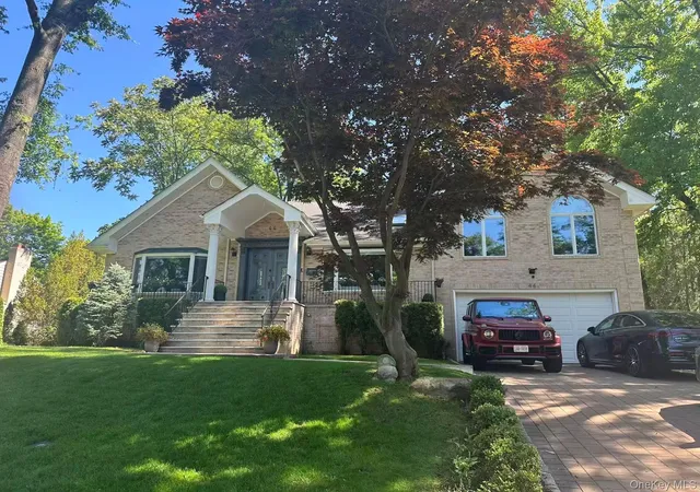 Photo 1 of Sale Pending at 44 Old Fld Ln, Great Neck, NY 11020 | MLS# 1008960 | Listing updated on 2026-07-03