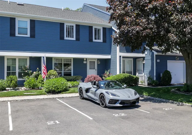 2nd image of 100 Baker Ct #22, Hempstead, NY 11558 | MLS# 1008972