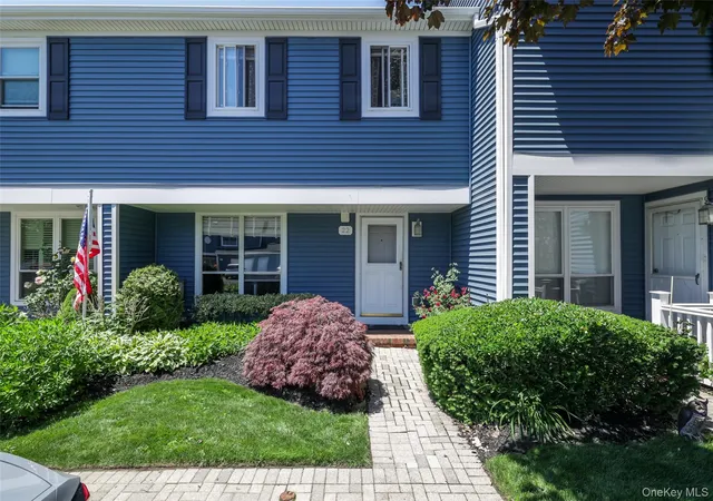 3rd image of 100 Baker Ct #22, Hempstead, NY 11558 | MLS# 1008972