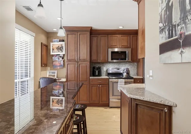 5th image of 100 Baker Ct #22, Hempstead, NY 11558 | MLS# 1008972
