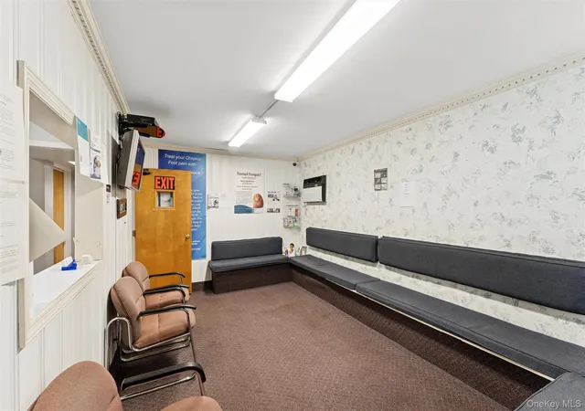 Photo 3 of Single family home for sale at 5 Seaton Gate, Valley Stream, NY 11580 | MLS# 1008979 | Listing updated on 2026-07-07
