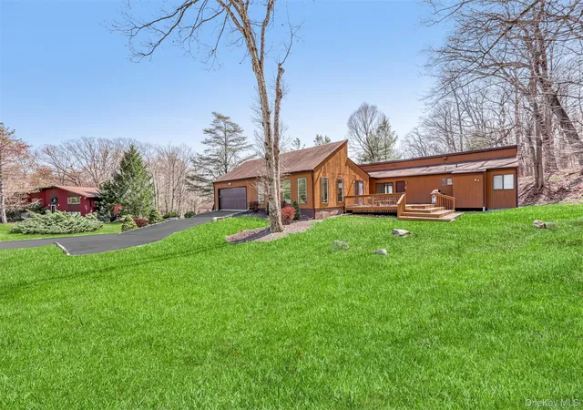 Homes for sale in Haverstraw, NY | 66 Tamarack Ln, Haverstraw, NY 10970 | MLS# 1008990