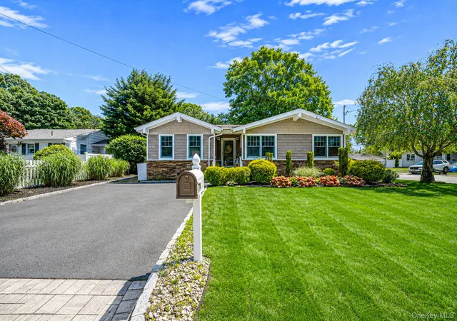 5th image of 2 Pueblo Ct, Islip, NY 11782 | MLS# 1008991