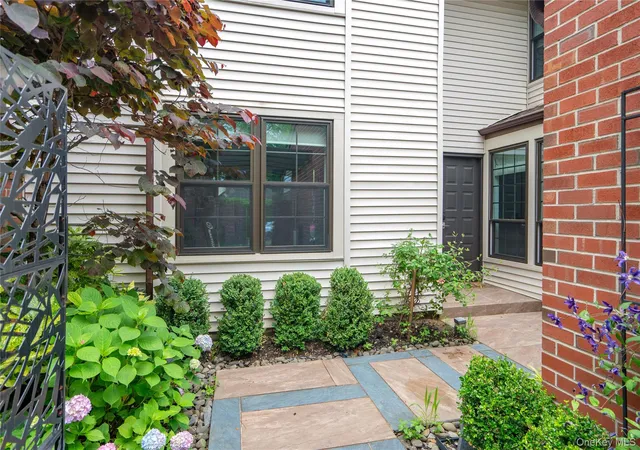 Photo 2 of Condo for sale at 23 Estates Ter N, Manhasset, NY 11030 | MLS# 1008997 | Listing updated on 2026-08-30