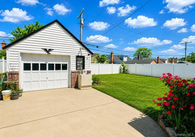 Photo 3 of Sale Pending at 43 Mcalester Ave, Oyster Bay, NY 11801 | MLS# 1009016 | Listing updated on 2026-08-31
