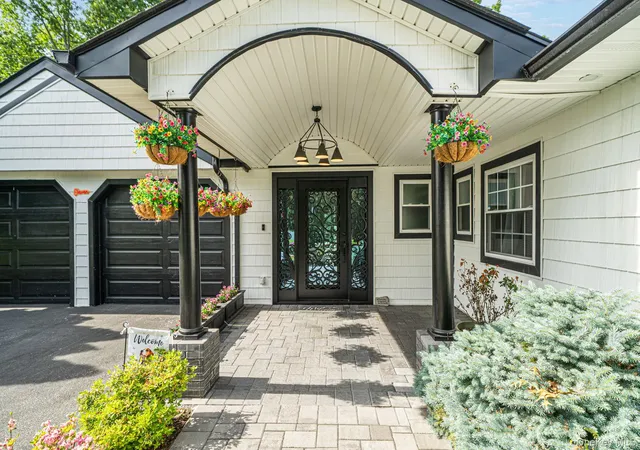 Photo 2 of Single family home for sale at 11 Gallatin Dr, Huntington, NY 11746 | MLS# 1009040 | Listing updated on 2026-09-05