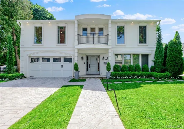 1st image of 4 Poplar Ct, North Hempstead, NY 11024 | MLS# 1009053