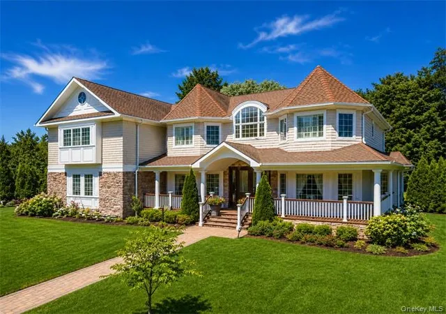 Photo 1 of Mansion for sale at 78 Swan Ct, North Hempstead, NY 11576 | MLS# 1009083 | Listing updated on 2026-09-25