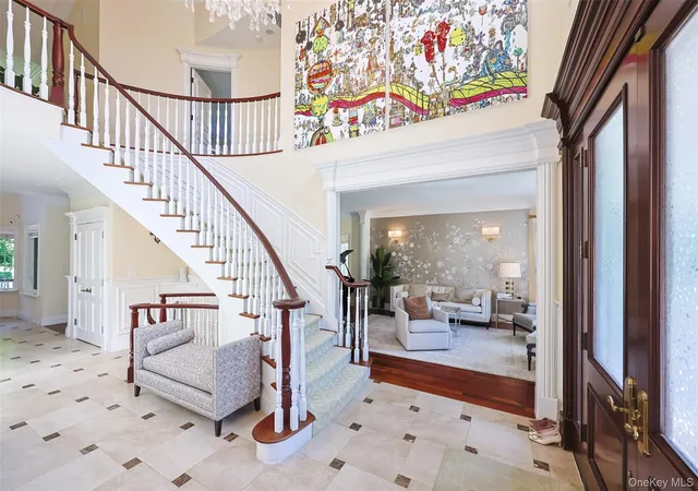 Photo 3 of Mansion for sale at 78 Swan Ct, North Hempstead, NY 11576 | MLS# 1009083 | Listing updated on 2026-09-25