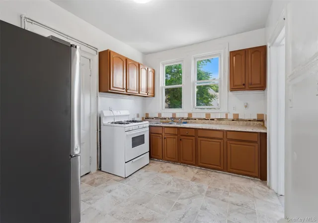 3rd image of 110 S 13Th Ave, Mount Vernon, NY 10550 | MLS# 1009094