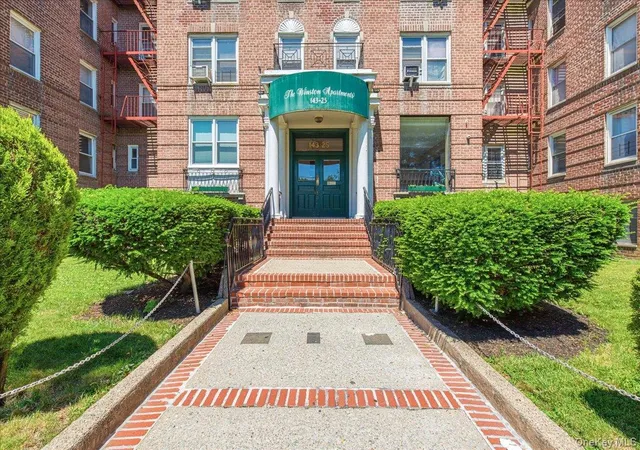 2nd image of 143 25 84th Dr #4J, Jamaica, NY 11435 | MLS# 1009098