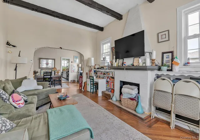 Listing Photo 3 - Condo for sale in building located at 111 Cleveland Ave, Long Beach, NY 11561