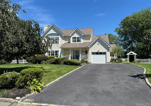 1st image of 125 Northgate Cir, Riverhead, NY 11933 | MLS# 1009113