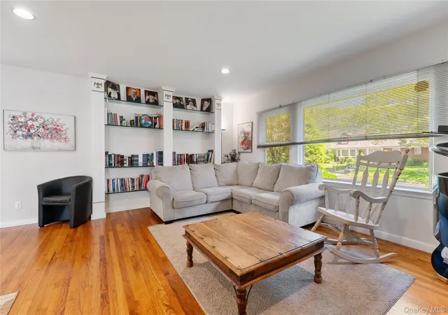 5th image of 842 Fiske St, Hempstead, NY 11598 | MLS# 1009119
