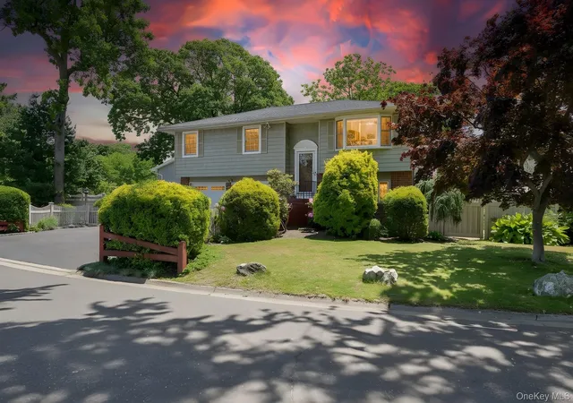 2nd image of 181 Emerson Ave, North Babylon, NY 11703 | MLS# 1009120