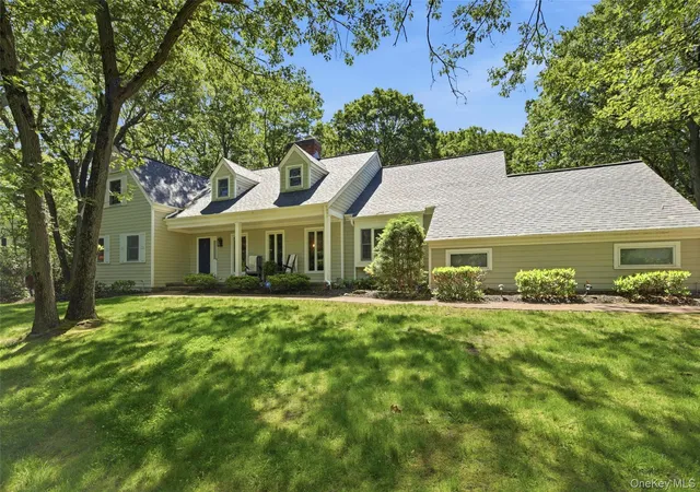 1st image of 4 Waterview Ln, Brookhaven, NY 11733 | MLS# 1009144