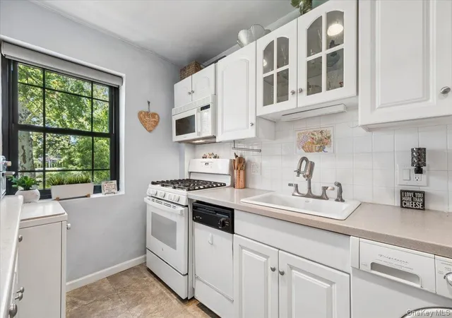 Homes for sale in Eastchester, NY | 14 Manchester Rd #2L, Eastchester, NY 10709 | MLS# 1009148