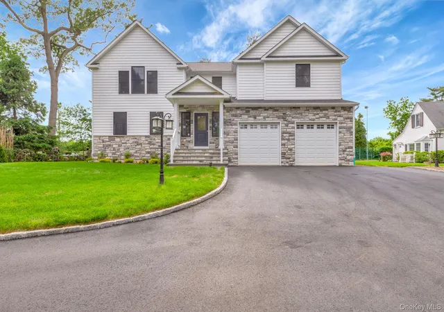 Photo 3 of Single family home for sale at 223 Townline Rd, Commack, NY 11725 | MLS# 1009162 | Listing updated on 2026-08-20