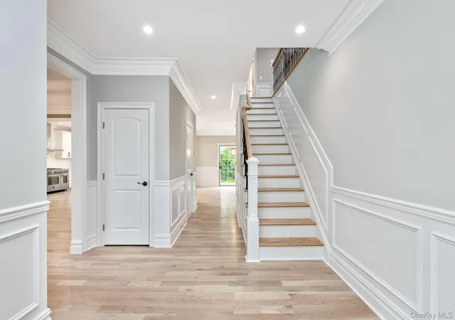 Photo 4 of Single family home for sale at 223 Townline Rd, Commack, NY 11725 | MLS# 1009162 | Listing updated on 2026-08-20