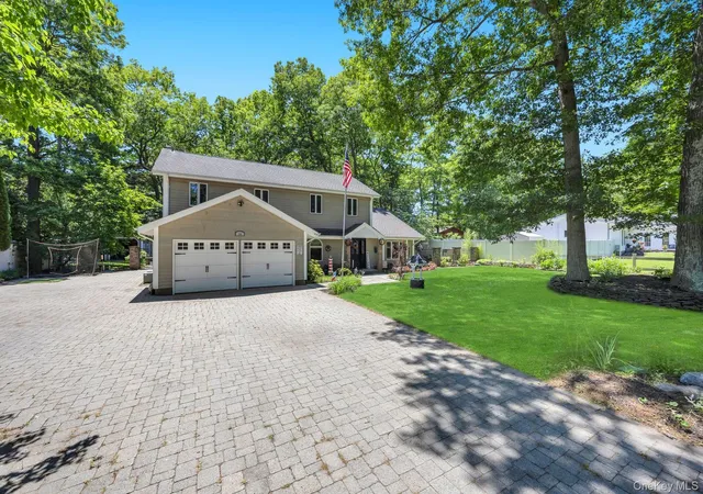 1st image of 14 Russet Ln, Lake Grove, NY 11755 | MLS# 1009166