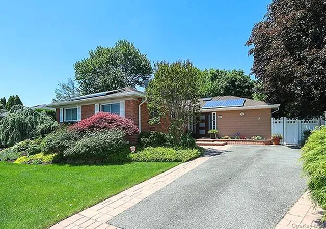 1st image of 32 Randy Ln, Oyster Bay, NY 11803 | MLS# 1009170