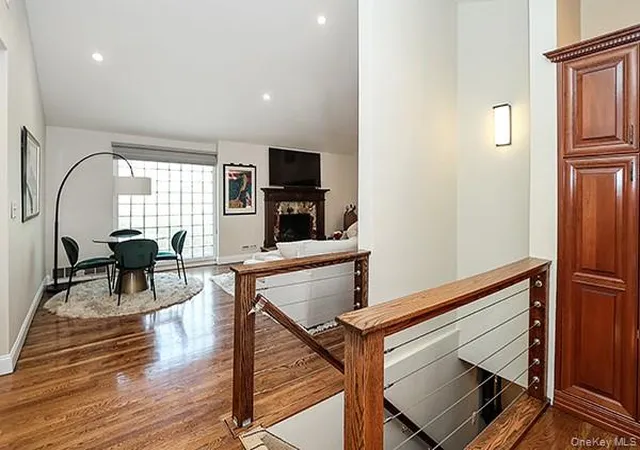 4th image of 32 Randy Ln, Oyster Bay, NY 11803 | MLS# 1009170