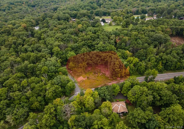 Photo 3 of Single family home for sale at 2 Stein Rd, Shawangunk, NY 12566 | MLS# 1009175 | Listing updated on 2026-09-28