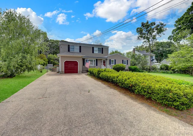 3rd image of 115 North Evergreen Dr, Selden, NY 11784 | MLS# 1009200