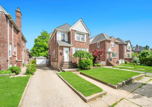 2nd image of 65 Bixley Heath, Lynbrook, NY 11563 | MLS# 1009206