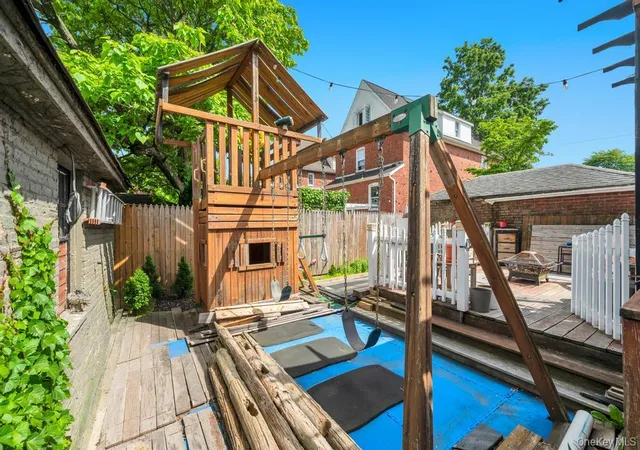 3rd image of 65 Bixley Heath, Lynbrook, NY 11563 | MLS# 1009206