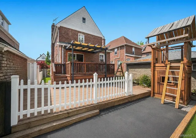 4th image of 65 Bixley Heath, Lynbrook, NY 11563 | MLS# 1009206