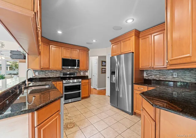 5th image of 8 Washington Ave, Brookhaven, NY 11733 | MLS# 1009207