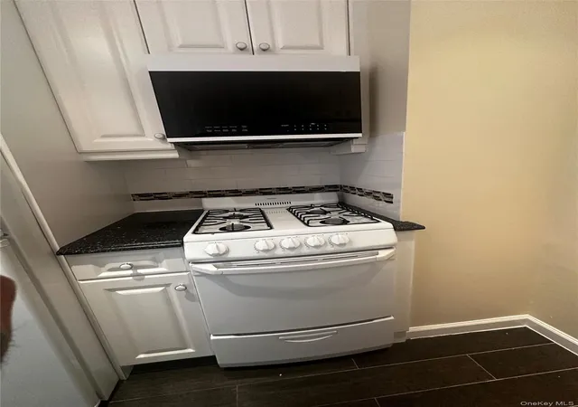 Photo 3 of Sale Pending at 27110 Grand Central Pkwy #1U, Floral Park, NY 11005 | MLS# 1009224 | Listing updated on 2026-07-28