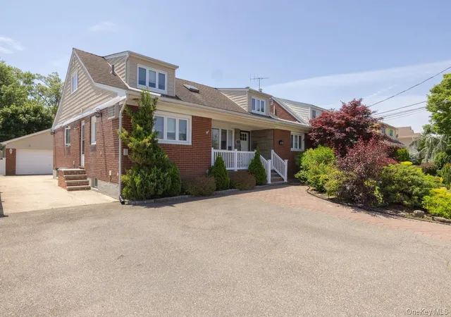 Photo 3 of Sale Pending at 933 3rd Avenue, Hempstead, NY 11010 | MLS# 1009226 | Listing updated on 2026-08-28