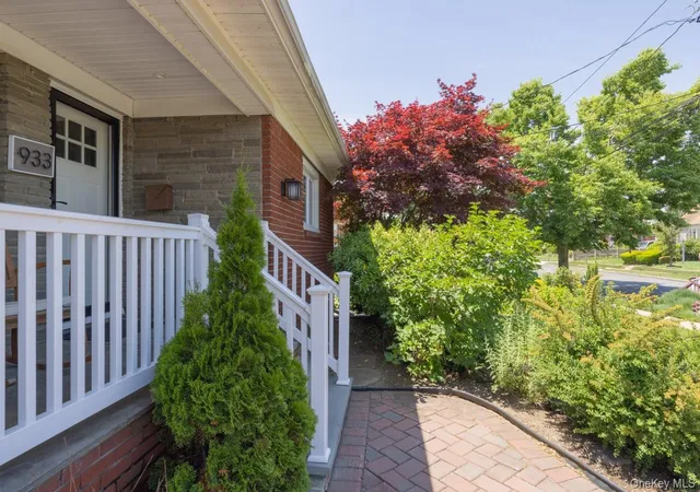 Photo 4 of Sale Pending at 933 3rd Avenue, Hempstead, NY 11010 | MLS# 1009226 | Listing updated on 2026-08-28