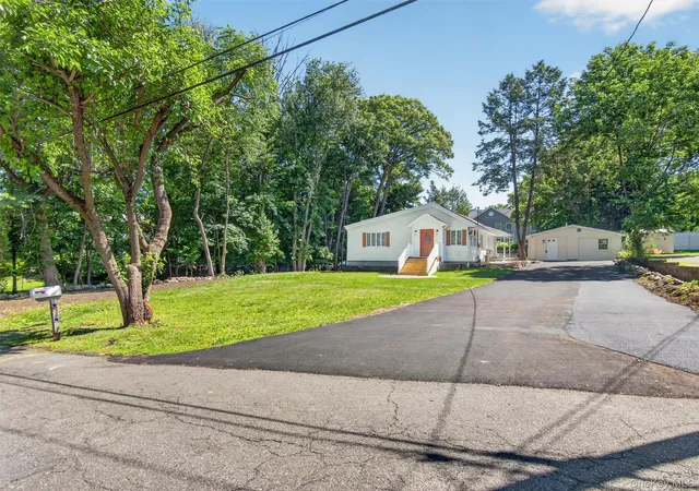 4th image of 14 Forest Glen Rd, Valley Cottage, NY 10989 | MLS# 1009228
