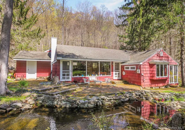 Photo 3 of Single family home for sale at 72 Seifert Ln, Putnam Valley, NY 10579 | MLS# 1009237 | Listing updated on 2026-10-05