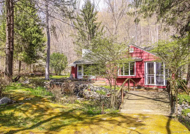 Photo 4 of Single family home for sale at 72 Seifert Ln, Putnam Valley, NY 10579 | MLS# 1009237 | Listing updated on 2026-10-05