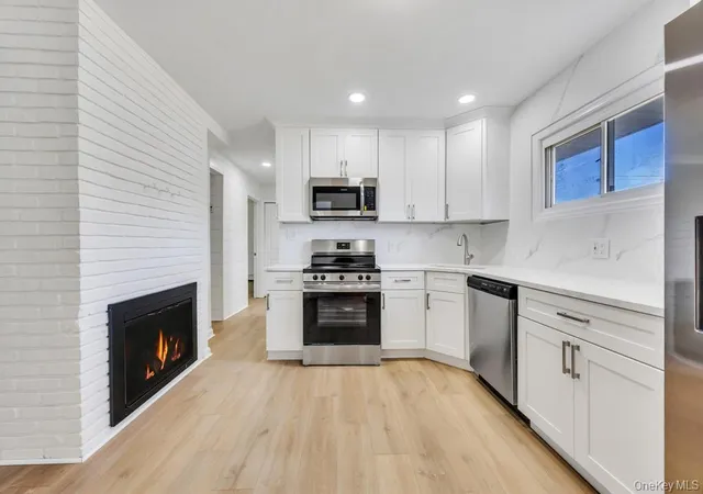 5th image of 7 Sunrise Ln, Hempstead, NY 11756 | MLS# 1009250