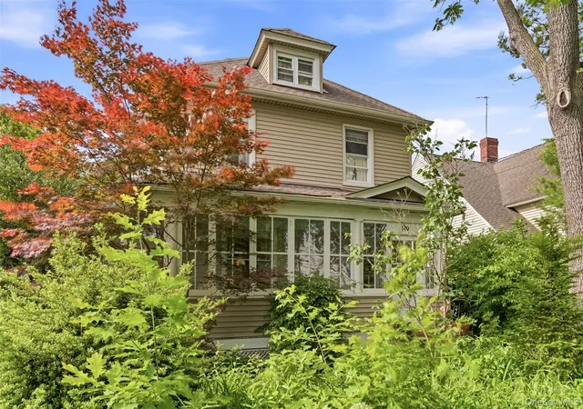 Homes for sale in North Hempstead, NY | 149 Maple Ave, North Hempstead, NY 11590 | MLS# 1009256