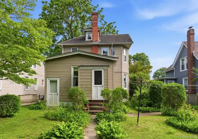 Homes for sale in North Hempstead, NY | 149 Maple Ave, North Hempstead, NY 11590 | MLS# 1009256