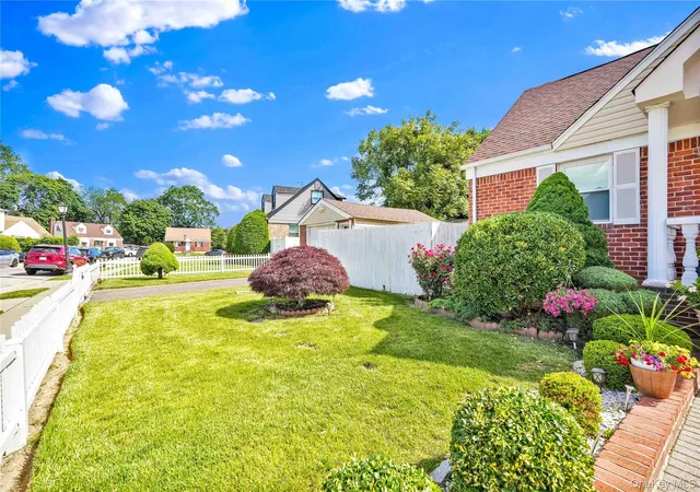 Photo 3 of Sale Pending at 3 Ash Ct, Hempstead, NY 11550 | MLS# 1009313 | Listing updated on 2026-06-30