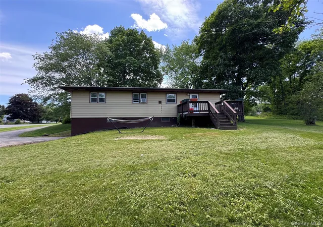 Homes for sale in Poughkeepsie, NY | 1 Corine Dr, Poughkeepsie, NY 12601 | MLS# 1009314