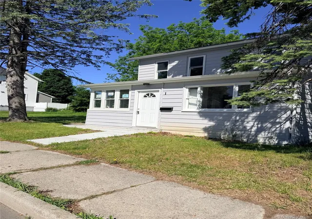 Homes for sale in Middletown, NY | 1 Chestnut St, Middletown, NY 10940 | MLS# 1009319