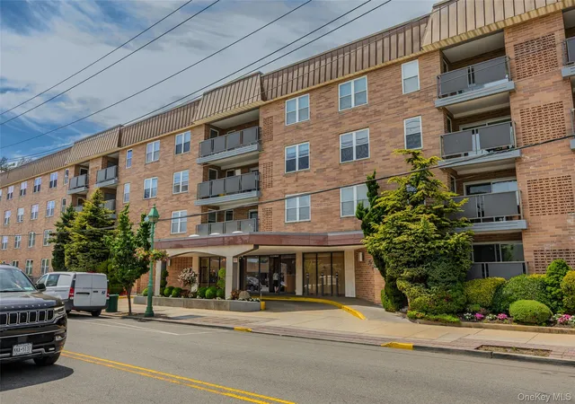Photo 3 of Sale Pending at 360 Central Ave #128, Lawrence, NY 11559 | MLS# 1009339 | Listing updated on 2026-06-25