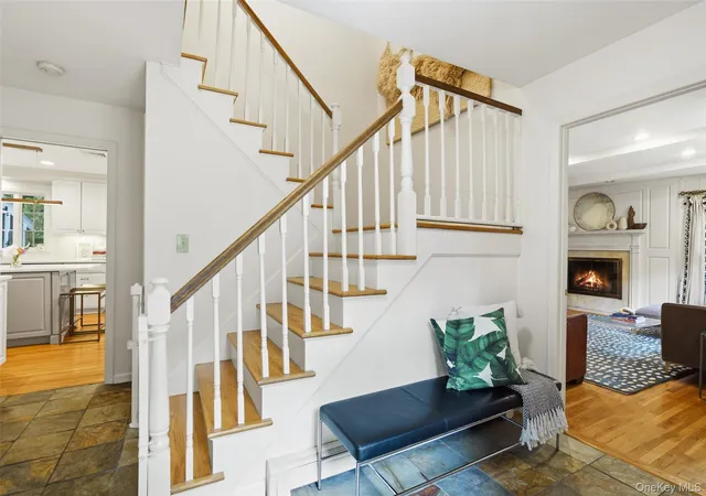 2nd image of 5 Diane Ct, Lewisboro, NY 10536 | MLS# 1009355
