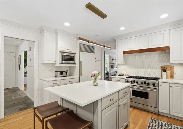 5th image of 5 Diane Ct, Lewisboro, NY 10536 | MLS# 1009355