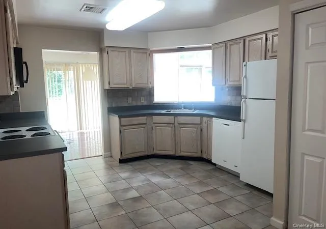 4th image of 12 Deer Crossing Dr, Fishkill, NY 12524 | MLS# 1009356