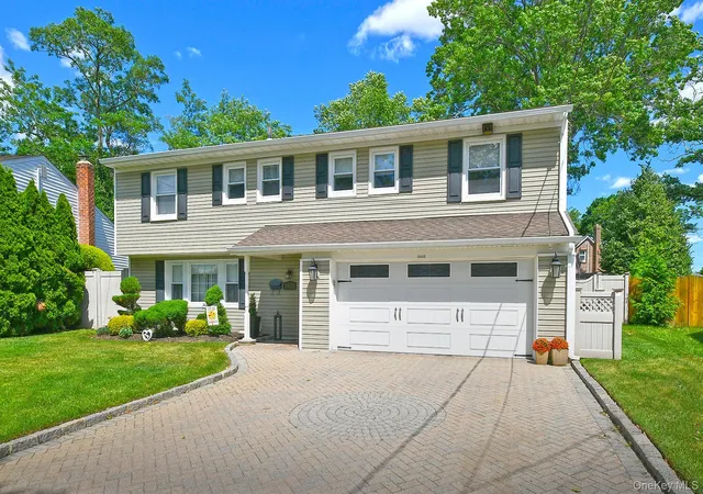 3rd image of 2432 Kayron Ln, Hempstead, NY 11710 | MLS# 1009357